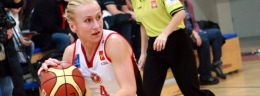 22 malgorzata chomicka koszykarka widzewa lodz i sedzia w czasie meczu polskiej ligi koszykowki kobiet.jpg