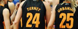 e tierney meg i marta urbaniak koszykarki artego bydgoszcz przed meczem polskiej ligi koszykowki kobiet.jpg