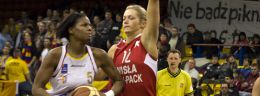 p brittany denson koszykarka matizolu lidera pruszkow i magdalena leciejewska koszykarka wisly can pack krakow w trakcie meczu polskiej ligi koszykowki kobiet.jpg