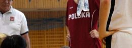 r trener koszykowki dariusz maciejewski podczas przerwy w grze koszykowka kobiet.jpg