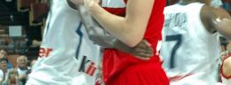 l justyna zurowska koszykarka reprezentacji polski koszykarek w meczu koszykowki kobiet z francja.jpg