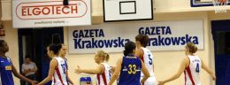 e koszykarki wisly can pack krakow i lotosu gdynia w trakcie meczu polskiej ligi koszykowki kobiet.jpg