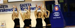 l cheerleaderki podczas meczu wisla can pack krakow energa torun.jpg