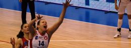 q petra ujhelyi wisla can pack krakow.jpg