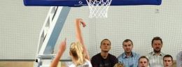 i polska liga koszykowki kobiet do kosza rzuca laima rickeviciute kk row rybnik.jpg
