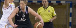 a polska liga koszykowki kobiet jelena maksimovic kontra aleksandra chomac.jpg