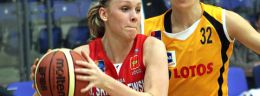 c mecz koszykowki polskiej ligi koszykowki kobiet widzew lodz kontra lotos gdynia aleksandra pawlak i justyna zurowska.jpg