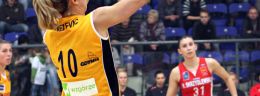 n mecz koszykowki polskiej ligi koszykowki kobiet widzew lodz kontra lotos gdynia rzuca adrijana knezevic.jpg
