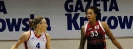u Anke De Mondt  kontra Seimone Augustus  w meczu euroligi kobiet_wm (Large).jpg