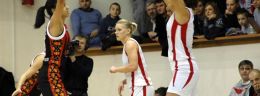 o milka bjelica koszykakrka wisly can pak krakow na meczu euroligi_wm (Large).jpg