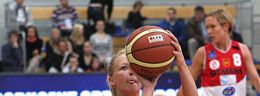 a polska liga koszykowki kobiet koszykarka lks siemens agd lodz stephanie raymond.jpg