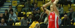 c aneika henry lotos gdynia krakow kontra ewelina kobryn wisla can-pack krakow.JPG