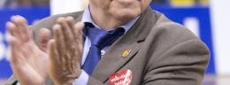r kibic ktory zdobyl licytowana na rzecz wosp koszulke.jpg