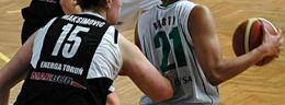 y Jelena Maksimović kontra sybil dosty podzcas meczu koszykowki kobiet.jpg