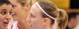y Ana Dabovic i Anke DeMont koszykarki Wisły Can-Pack Kraków.JPG