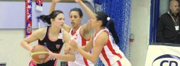 z Agnieszka Szott ArtegoBydgoszcz kontra Ana Dabovic i Nicole Powell Wisła Can-Pack Kraków.jpg