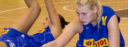 marta jujka koszykarka druzyny lotosu gdynia podczas rozgrzewki koszykowka kobiet.jpg