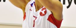 n gunta basko koszykarka wisly can pack krakow rzucajaca za 3 punkty.JPG